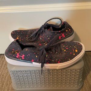 Under Armor (Youth) Shoe